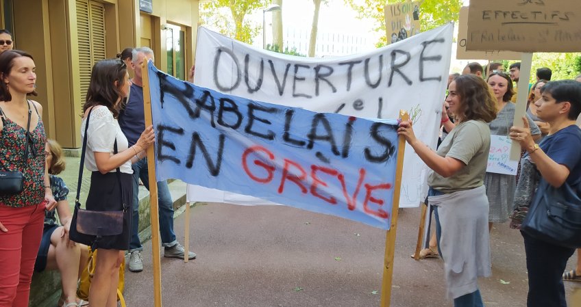 Conditions de rentrée : rassemblement de cinq établissements devant la DSDEN